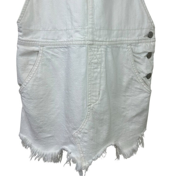 Free People - Women’s Overalls Dress ’Torn Up Jumper’ Distressed - White, Size 0 - Picture 10 of 17